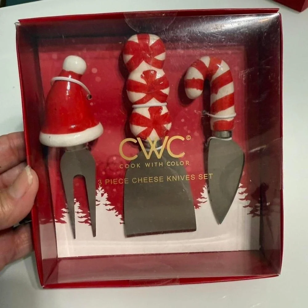 Festive CWC (Cook With Color) holiday cheese knife set 🎄🧀Brand new in box!